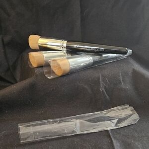 Laura Geller Black and Tan Makeup Brush Set